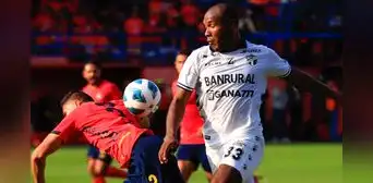 ¡Clásico se pintó de crema! Comunicaciones ganó 2-0 a Municipal por la Liga Nacional de Guatemala ¡Clásico se pintó de crema! Comunicaciones ganó 2-0 a Municipal por la Liga Nacional de Guatemala