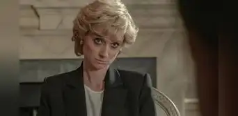 Elizabeth Debicki tras interpretar últimas horas de vida de Lady Di en 'The Crown': "Fue muy desgarrador" Elizabeth Debicki tras interpretar últimas horas de vida de Lady Di en 'The Crown': "Fue muy desgarrador"