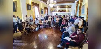 Turba irrumpe en Municipalidad Provincial de Trujillo para impedir sesión de concejo