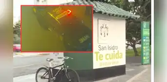San Isidro: cámaras de seguridad captan a mujer dejando a recién nacido en contenedor de basura San Isidro: cámaras de seguridad captan a mujer dejando a recién nacido en contenedor de basura