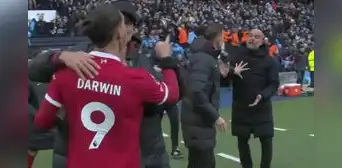 Darwin Núñez casi se pelea con Guardiola, y Jürgen Klopp tuvo que sujetarlo para calmarlo