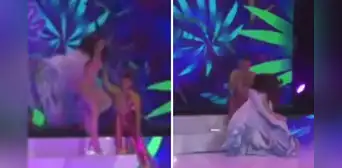 Kyara Villanella tropezó en su presentación final del Miss Teen Universo y cayó de las escaleras Kyara Villanella tropezó en su presentación final del Miss Teen Universo y cayó de las escaleras