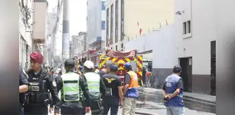 Reportan incendio de gran magnitud cerca a Mesa Redonda