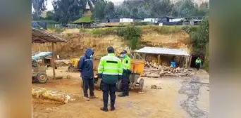 Mafias mineras dejan policías heridos en ataque a patrulla en La Libertad Mafias mineras dejan policías heridos en ataque a patrulla en La Libertad