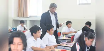 Aumento de S/250 y S/400 para maestros de aula y catedráticos Aumento de S/250 y S/400 para maestros de aula y catedráticos