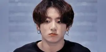 Jungkook, de BTS, tendría lesión en la pierna: videos en aeropuerto de Corea preocupan a fans