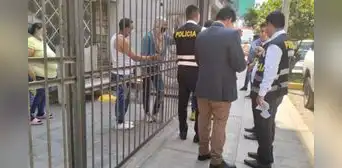 Sujetos invadieron una casa en Miraflores y fingieron ser los dueños del lugar Sujetos invadieron una casa en Miraflores y fingieron ser los dueños del lugar