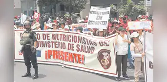 Sale aumento, pero gremios no levantarán la huelga Sale aumento, pero gremios no levantarán la huelga