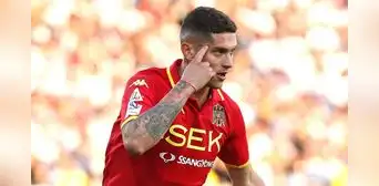 Unión Española venció 2-0 a Colo Colo y complicó al Cacique en la lucha por el título de Chile Unión Española venció 2-0 a Colo Colo y complicó al Cacique en la lucha por el título de Chile
