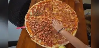 La pizza más grande del Perú se encuentra en Surco: ¿cuánto cuesta y qué variedades hay? La pizza más grande del Perú se encuentra en Surco: ¿cuánto cuesta y qué variedades hay?