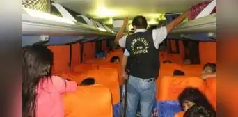 Delincuentes asaltan bus con estudiantes de Áncash que viajaban de excursión a Cajamarca Delincuentes asaltan bus con estudiantes de Áncash que viajaban de excursión a Cajamarca