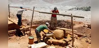 El 80% de exportaciones de oro de Bolivia viene de la minería ilegal de Perú El 80% de exportaciones de oro de Bolivia viene de la minería ilegal de Perú