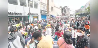 Mesa Redonda y Gamarra son un caos pese a plan Navidad Segura