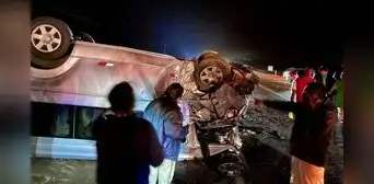 Tacna: 2 fallecidos y 15 heridos tras fatal choque entre camioneta y combi en la Panamericana Sur