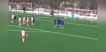 El espectacular golazo de tiro libre de Felipe Chávez, la 'joya' peruana que la rompe en el Bayern El espectacular golazo de tiro libre de Felipe Chávez, la 'joya' peruana que la rompe en el Bayern