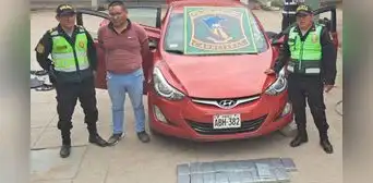 Detienen a sujeto que transportaba 20 paquetes de cocaína de Ayacucho a Lima Detienen a sujeto que transportaba 20 paquetes de cocaína de Ayacucho a Lima