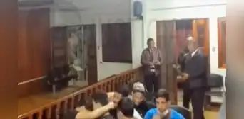 Así fue la celebración de los detenidos en el búnker de Pachacámac tras ser liberados Así fue la celebración de los detenidos en el búnker de Pachacámac tras ser liberados