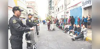 Gamarra: envían a casi 500 policías para recuperar espacios públicos Gamarra: envían a casi 500 policías para recuperar espacios públicos
