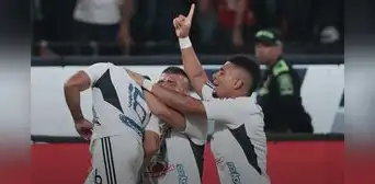 ¡Tiburón campeón! Junior ganó el título de la Liga BetPlay tras derrotar 5-3 a DIM en los penales ¡Tiburón campeón! Junior ganó el título de la Liga BetPlay tras derrotar 5-3 a DIM en los penales