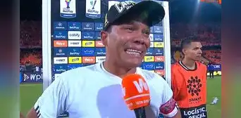 Carlos Bacca se quiebra al recordar a su mamá tras campeonar: "No pudo verme porque está en el cielo" Carlos Bacca se quiebra al recordar a su mamá tras campeonar: "No pudo verme porque está en el cielo"