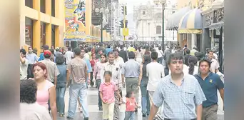 La mitad de los peruanos no quiere invertir su dinero La mitad de los peruanos no quiere invertir su dinero