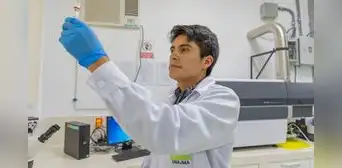 Tiene 12 hermanos, sus padres son agricultores y fundó el primer centro investigativo de su universidad Tiene 12 hermanos, sus padres son agricultores y fundó el primer centro investigativo de su universidad