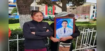 Familiares de víctimas sobre baile de Boluarte y alcalde en Puno: ¡Bailan sobre nuestros muertos! Familiares de víctimas sobre baile de Boluarte y alcalde en Puno: ¡Bailan sobre nuestros muertos!
