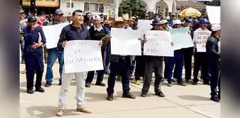 Piura: población de Ayabaca protestó contra Dina Boluarte y ministro Óscar Vera Piura: población de Ayabaca protestó contra Dina Boluarte y ministro Óscar Vera