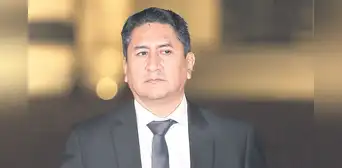 Vladimir Cerrón no es el único prófugo en el Gobierno de Dina Boluarte Vladimir Cerrón no es el único prófugo en el Gobierno de Dina Boluarte