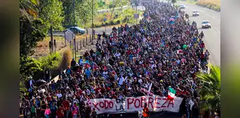 'Éxodo de la pobreza': más de 10.000 migrantes salen de México rumbo a Estados Unidos 'Éxodo de la pobreza': más de 10.000 migrantes salen de México rumbo a Estados Unidos