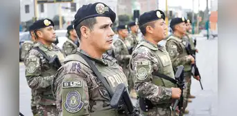 Ministro del Interior pide al jefe de la PNP postergar cambios de oficiales por protestas en enero Ministro del Interior pide al jefe de la PNP postergar cambios de oficiales por protestas en enero