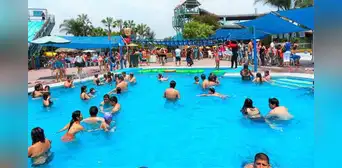 4 piscinas gigantes con toboganes para visitar en verano 2024: ¿cuánto cuesta y cómo llegar?