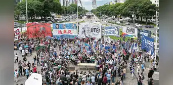 Argentina: numerosas protestas contra DNU de ajuste económico de Javier Milei Argentina: numerosas protestas contra DNU de ajuste económico de Javier Milei