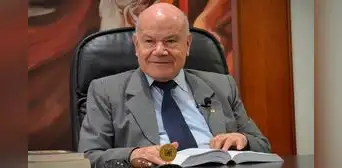 Fallece Iván Rodríguez Chávez, rector de la Universidad Ricardo Palma Fallece Iván Rodríguez Chávez, rector de la Universidad Ricardo Palma