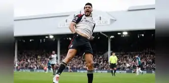 Fulham venció 2-1 a Arsenal con un golazo del mexicano Raúl Jiménez por la Premier League