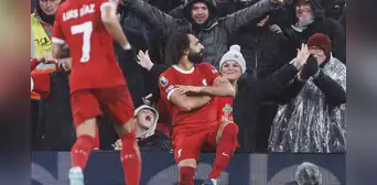 Con un doblete de Salah, Liverpool goleó 4-2 a Newcastle y sigue en la punta de la Premier Con un doblete de Salah, Liverpool goleó 4-2 a Newcastle y sigue en la punta de la Premier