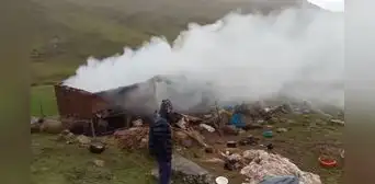 Rayo cayó sobre la casa de una familia en Cusco: hay 1 fallecido y 2 heridos Rayo cayó sobre la casa de una familia en Cusco: hay 1 fallecido y 2 heridos