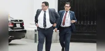 Alex Contreras: idas y vueltas del ministro para quedarse en el MEF
