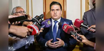 Avanza País presenta proyecto para que congresistas reciban licencias por 30 días para viajes particulares Avanza País presenta proyecto para que congresistas reciban licencias por 30 días para viajes particulares