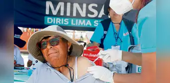 Solo el 50% de adultos mayores tiene la vacuna bivalente