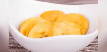 Chifles piuranos entre los 22 mejores platos con frutas tropicales