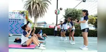 ¿Quieres saber si es legal o no que se exija el uso de zapatillas blancas en los colegios? Esto dice Indecopi ¿Quieres saber si es legal o no que se exija el uso de zapatillas blancas en los colegios? Esto dice Indecopi
