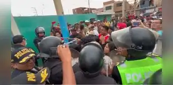 Huacho: vecinos intentan linchar a confeso asesino tras reconstrucción del crimen Huacho: vecinos intentan linchar a confeso asesino tras reconstrucción del crimen