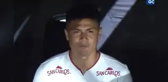 Jairo Concha fue ovacionado por hinchas de Universitario tras ser presentado en la Noche Crema Jairo Concha fue ovacionado por hinchas de Universitario tras ser presentado en la Noche Crema