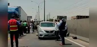 Puente Piedra: sicarios asesinan a un hombre dentro de su auto en la Panamericana Norte