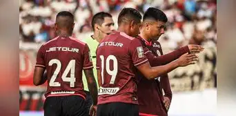 Universitario ilusiona con su goleada, pero dejó dudas en la defensa: ¿alcanzará para el 'Bi'?