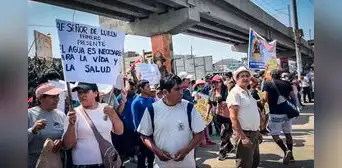 SJL: vecinos realizan plantón frente a Sedapal y exigen distribución gratuita de agua potable SJL: vecinos realizan plantón frente a Sedapal y exigen distribución gratuita de agua potable