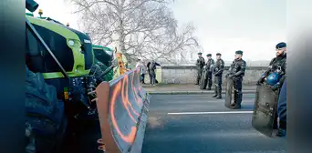 Detienen en Francia a más de 100 agricultores tras masivas protestas Detienen en Francia a más de 100 agricultores tras masivas protestas
