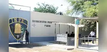 Condenan a 12 años de cárcel a 5 policías que robaron más de 150.000 dólares a ecuatorianos Condenan a 12 años de cárcel a 5 policías que robaron más de 150.000 dólares a ecuatorianos