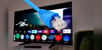 ¿Deberías conectar tu Smart TV al router con un cable ethernet para tener más velocidad? ¿Deberías conectar tu Smart TV al router con un cable ethernet para tener más velocidad?
